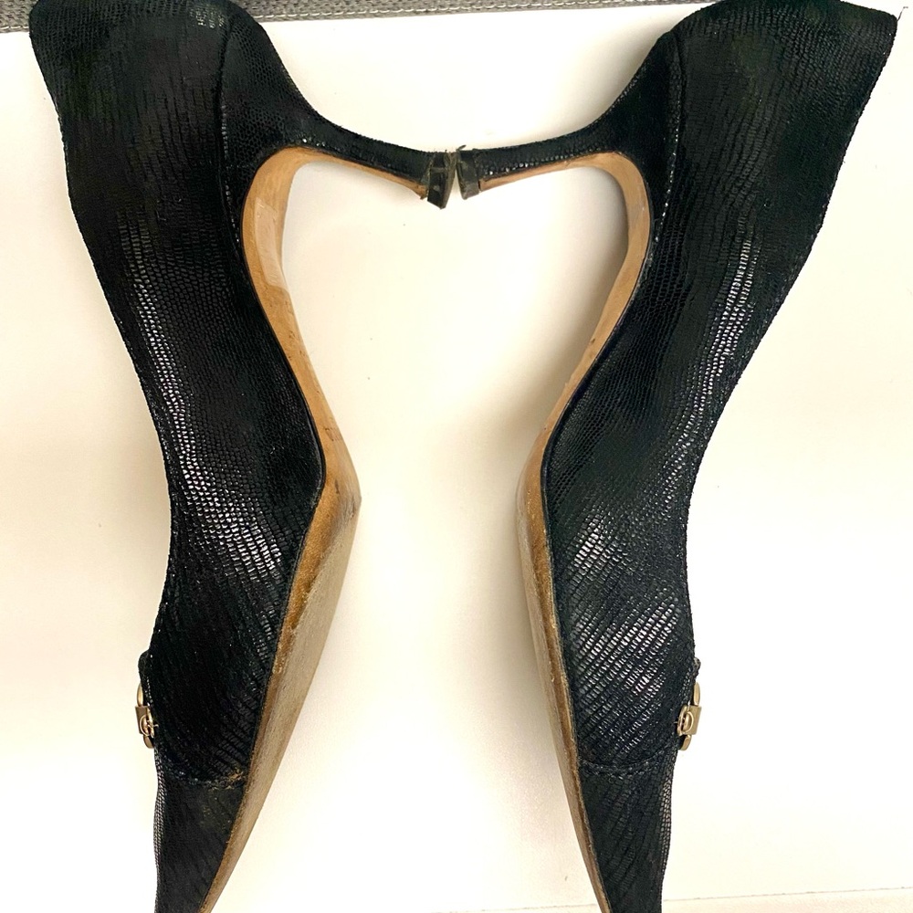 Size 36.5 Jimmy Choo low heel, pointy black leather with gold buckle. - Picture 5 of 9
